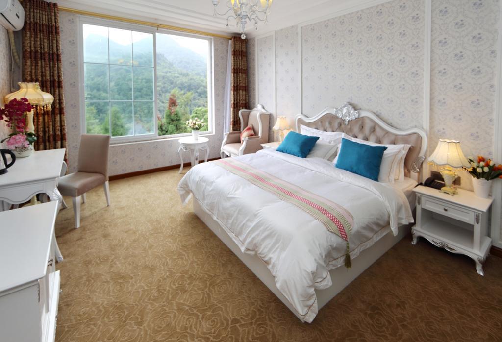 Panshan Tingquan Tuwo Holiday Resort Leshan Bilik gambar